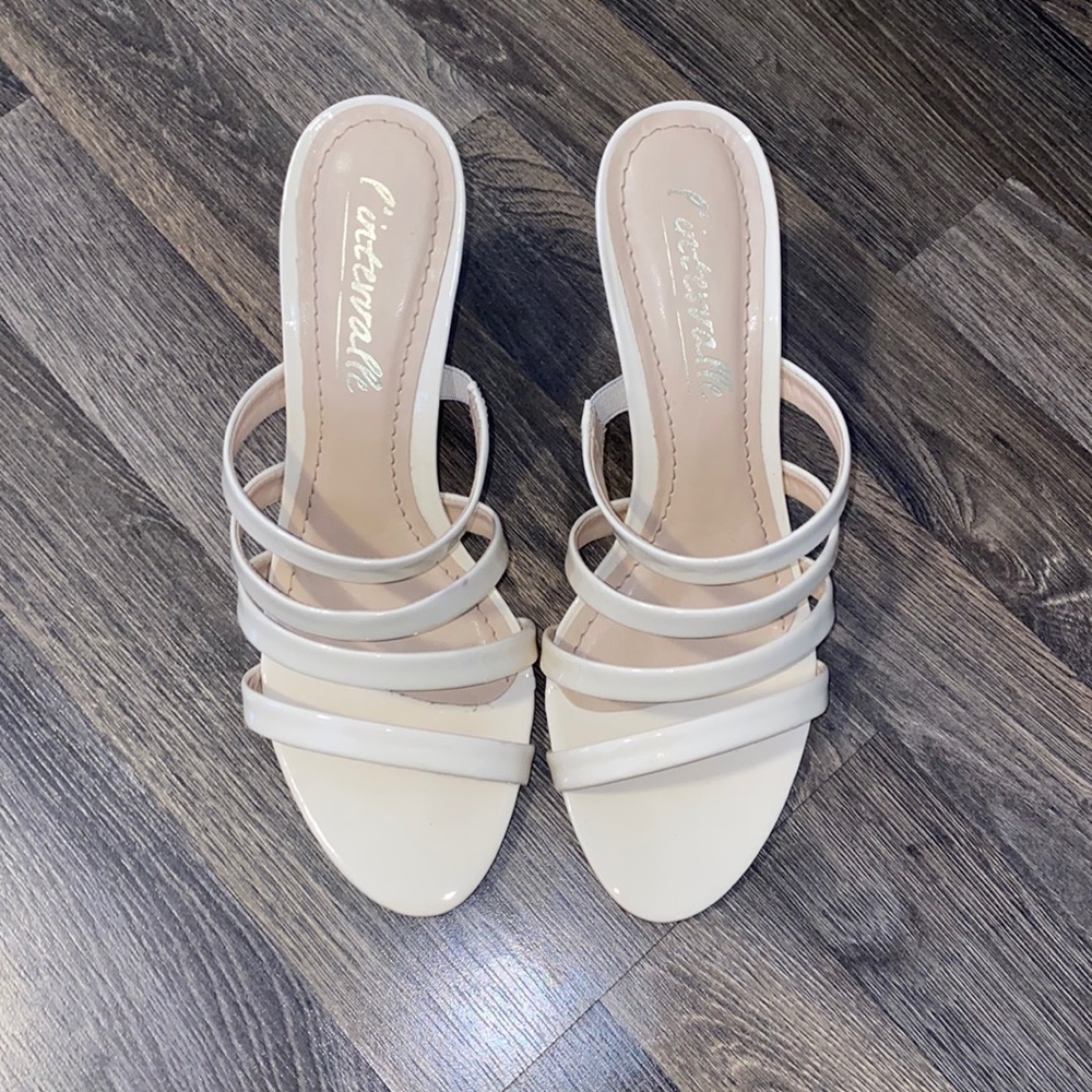 L’Intervalle Nude Heels